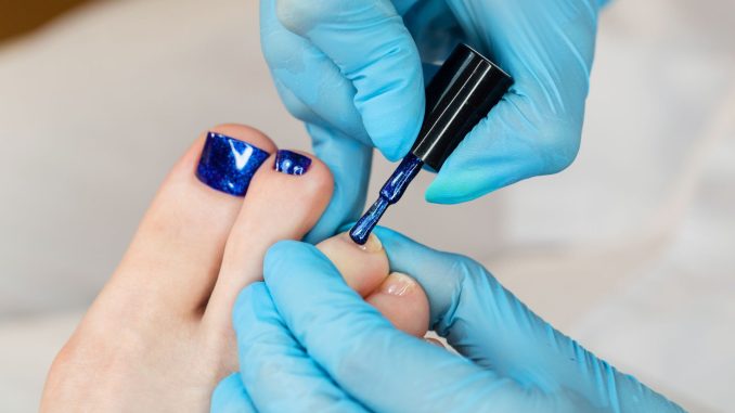 Comment prendre soin de ses ongles de pieds
