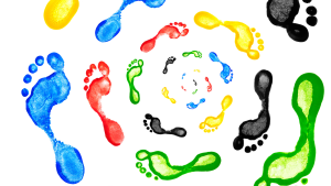 Comment faire des empreintes de mains avec de la peinture pour votre enfant ?