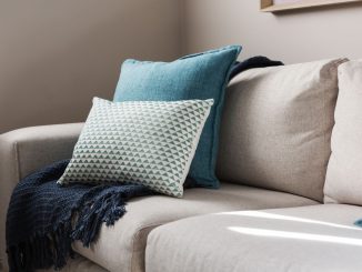 Comment nettoyer un canapé en tissu