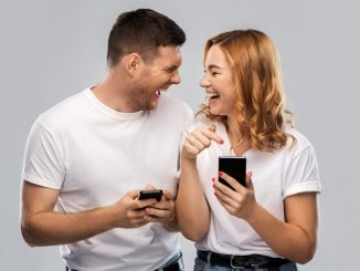 Comment faire rire un homme par SMS ?